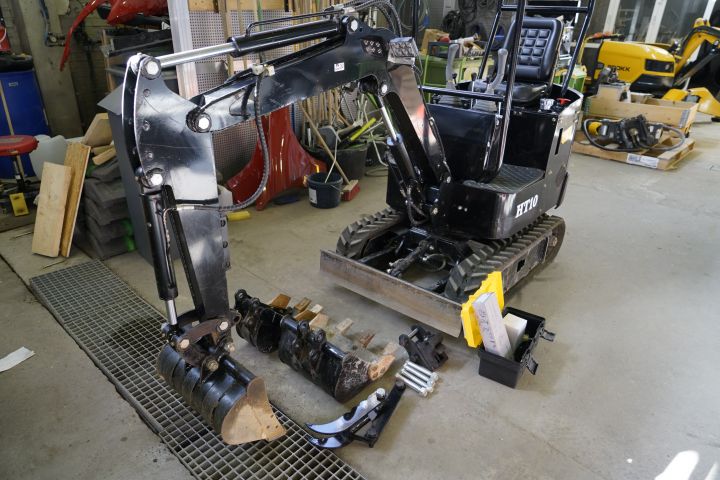 894207-8 Mini excavator Hightop Machinery HT10, 2021