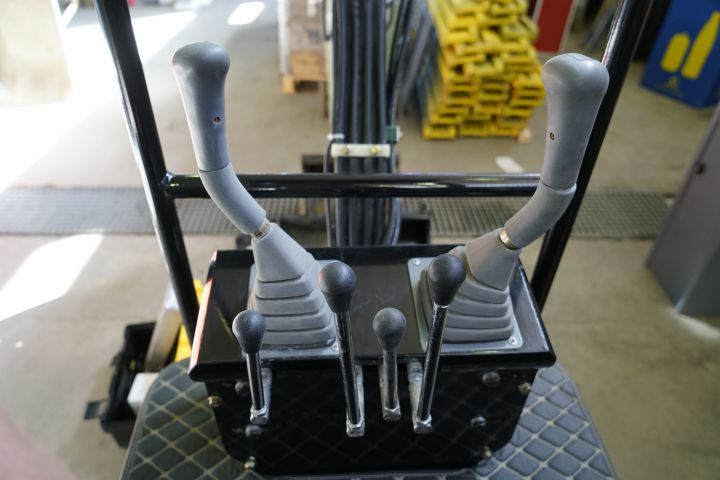 894207-10 Mini excavator Hightop Machinery HT10, 2021