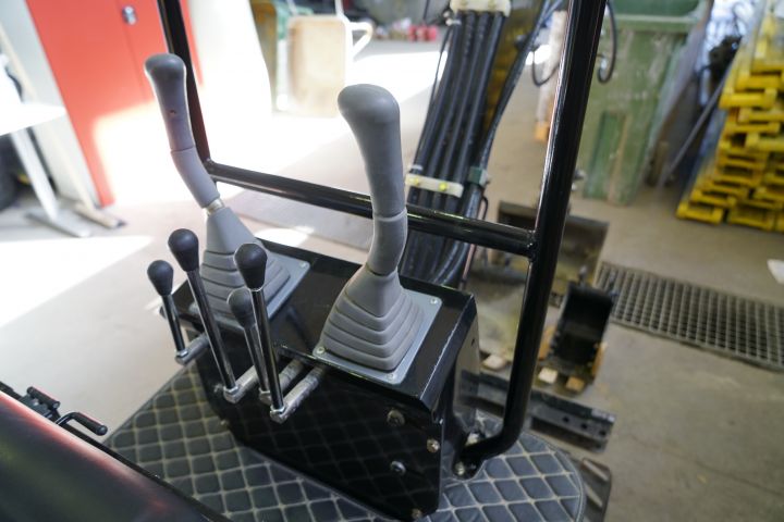 894207-15 Mini excavator Hightop Machinery HT10, 2021