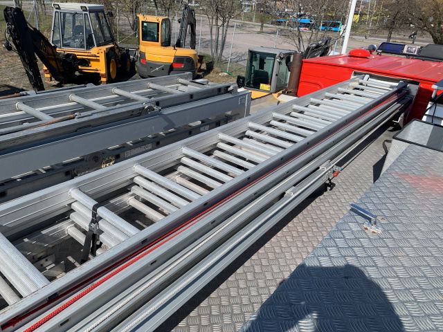 892577-36 Brandbil Volvo FL10 4*2 - 1998