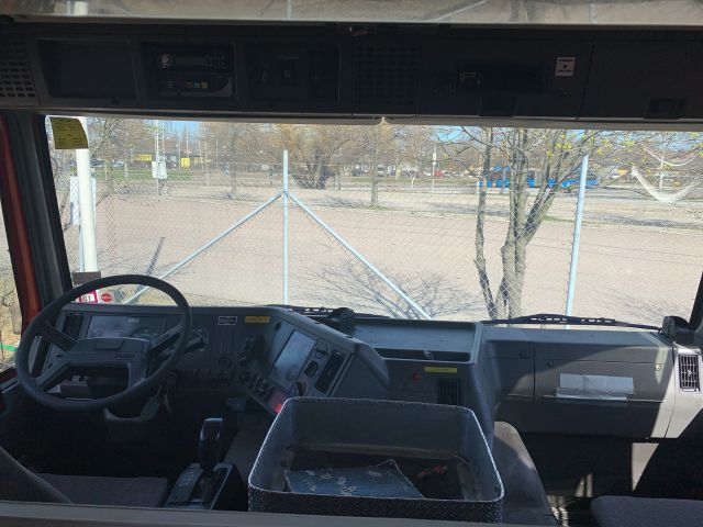 892577-48 Brandbil Volvo FL10 4*2 - 1998