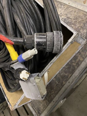 833974-17 Allen heath gl 4000 mixer table 32channels