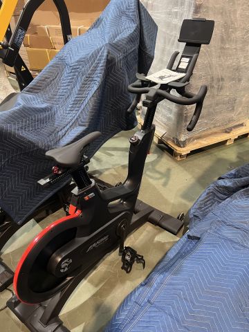 867914-2 Life Fitness IC8 Power Trainer / 2.0