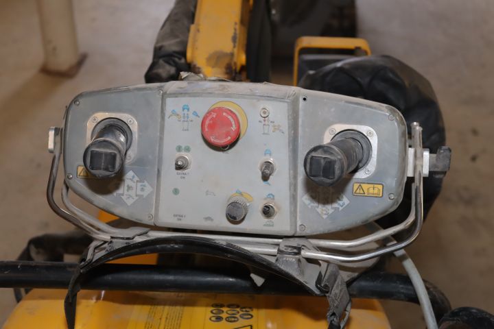 903049-4 Excavation robot Brokk 40 - 2000