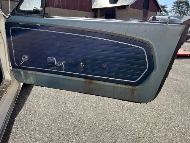 895193-27 Ford Mustang Hardtop 4.7 V8 - 1968