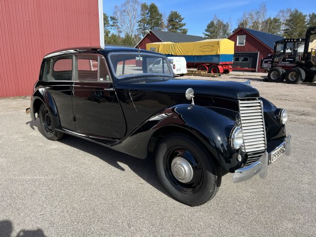 895194-7 Armstrong Siddeley Whitley Six-Light Saloon - 1951