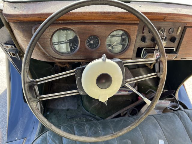 895194-17 Armstrong Siddeley Whitley Six-Light Saloon - 1951