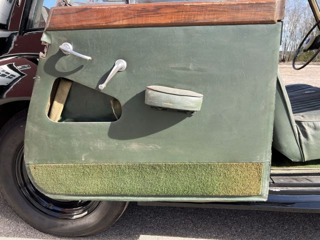 895194-24 Armstrong Siddeley Whitley Six-Light Saloon - 1951