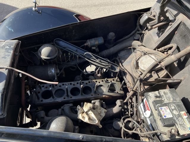 895194-36 Armstrong Siddeley Whitley Six-Light Saloon - 1951