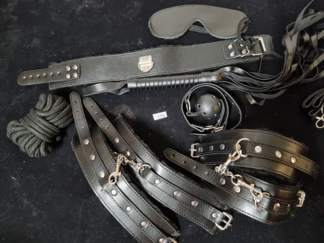 903031-1 Bondage Set, Black - Free Shipping (176)