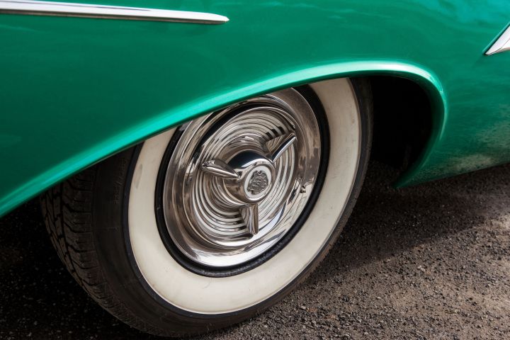 861710-13 Oldsmobil 98 Holiday Coupe - 1954