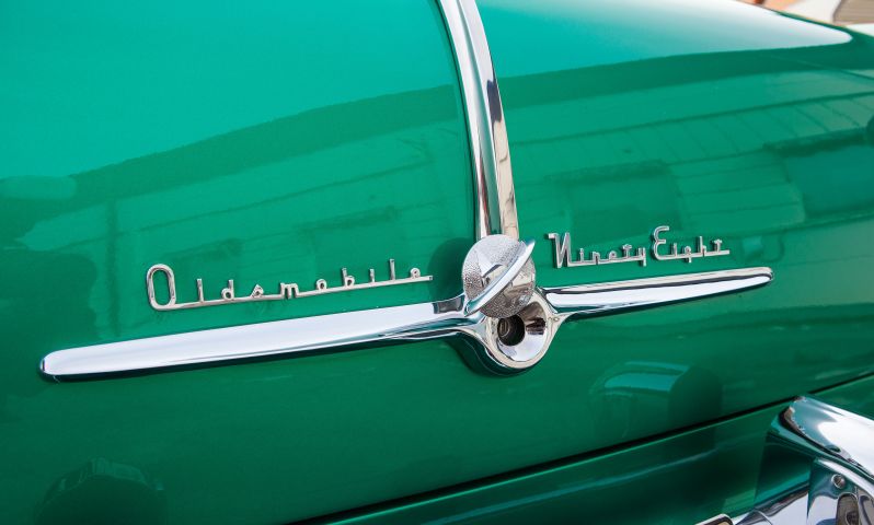 861710-15 Oldsmobil 98 Holiday Coupe - 1954