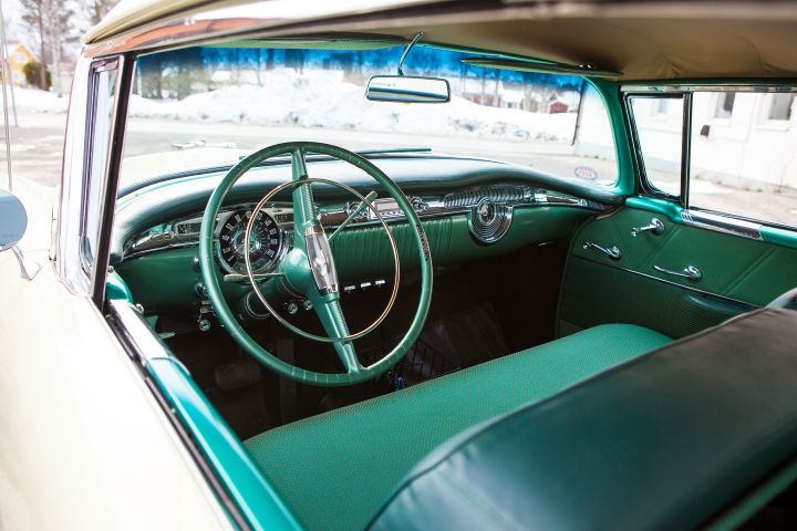 861710-29 Oldsmobil 98 Holiday Coupe - 1954