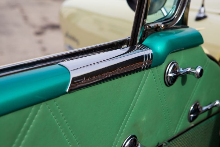 861710-33 Oldsmobil 98 Holiday Coupe - 1954