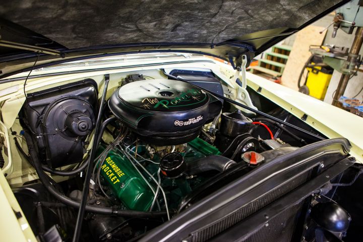 861710-35 Oldsmobil 98 Holiday Coupe - 1954
