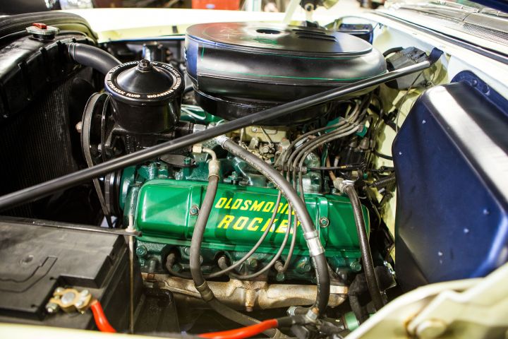 861710-37 Oldsmobil 98 Holiday Coupe - 1954