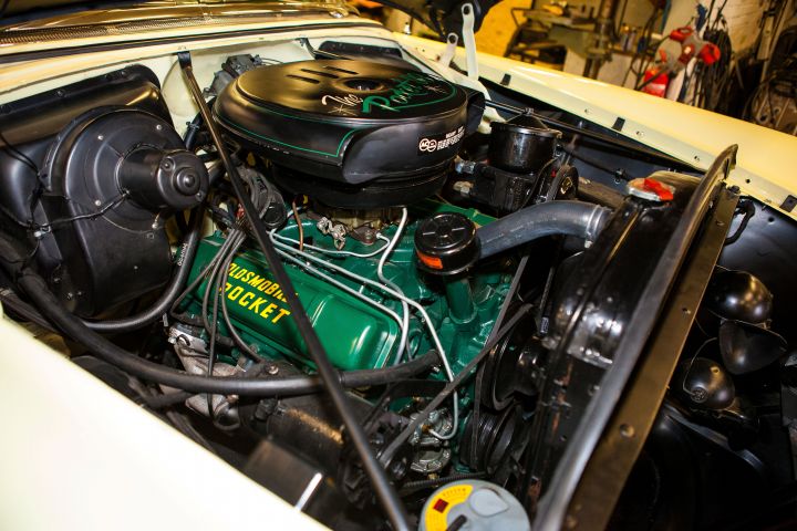 861710-40 Oldsmobil 98 Holiday Coupe - 1954