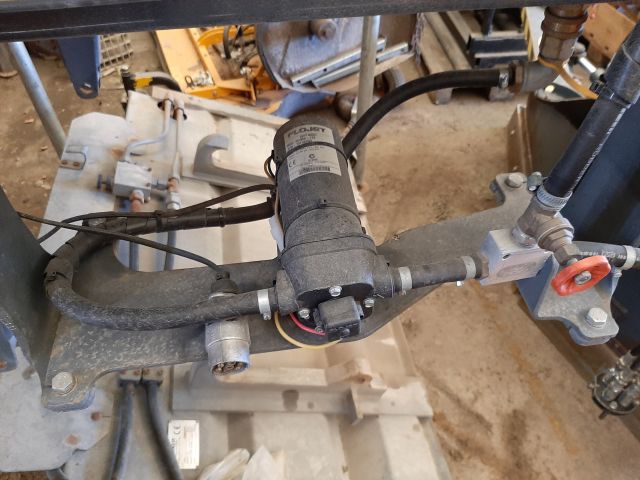 804587-11 Water tank with suspension stand - Wille