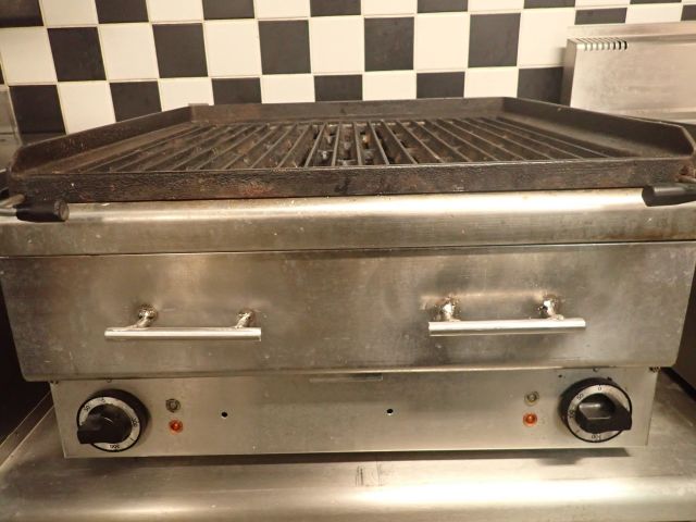 903553-2 Electric Water Grill