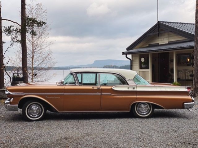 902945-8 Mercury Montclair hardtop - 1957