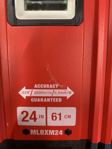 904219-3 2 spirit levels Milwaukee Redstick Backbone 61 cm