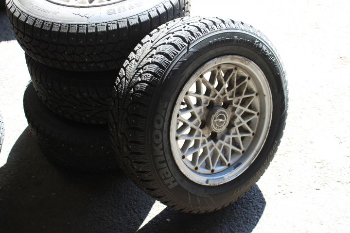 747134-2 15 "Original rims for Opel Senator-B incl. Tires from Nokian