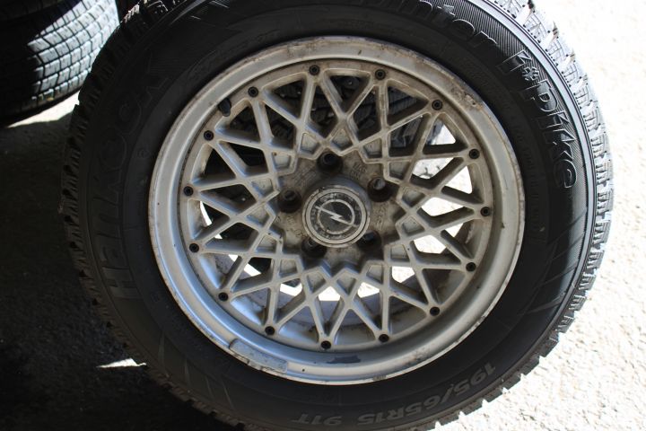 747134-3 15 "Original rims for Opel Senator-B incl. Tires from Nokian