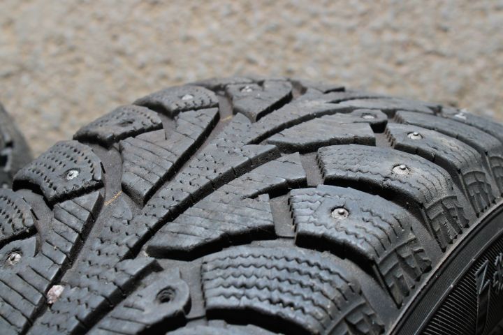 747134-9 15 "Original rims for Opel Senator-B incl. Tires from Nokian