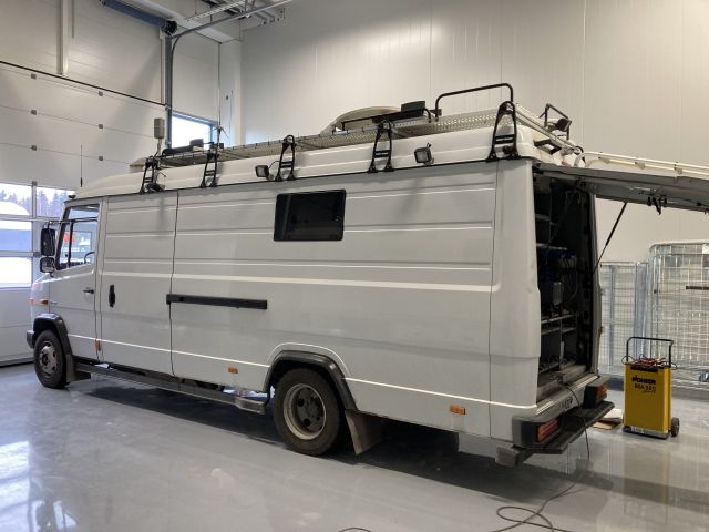 904409-2 Mercedes-Benz Vario 818DKA (2008) - Ex-lähetysauto