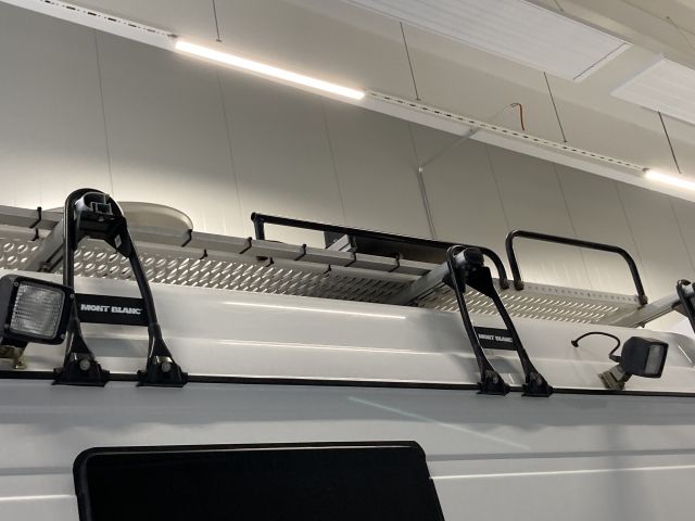 904409-30 Mercedes-Benz Vario 818DKA (2008) - Ex-lähetysauto