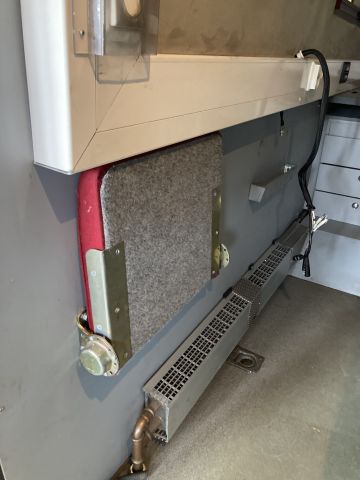 904409-49 Mercedes-Benz Vario 818DKA (2008) - Ex-lähetysauto