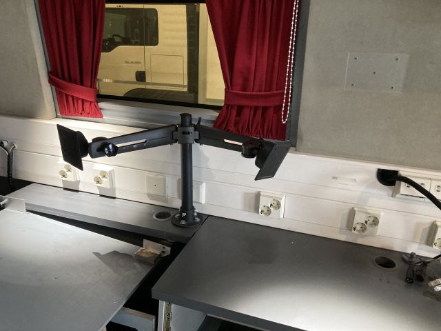 904409-55 Mercedes-Benz Vario 818DKA (2008) - Ex-lähetysauto