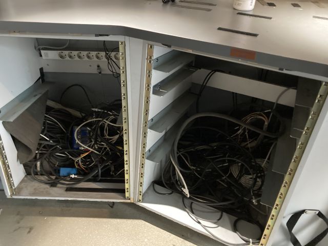 904409-56 Mercedes-Benz Vario 818DKA (2008) - Ex-lähetysauto