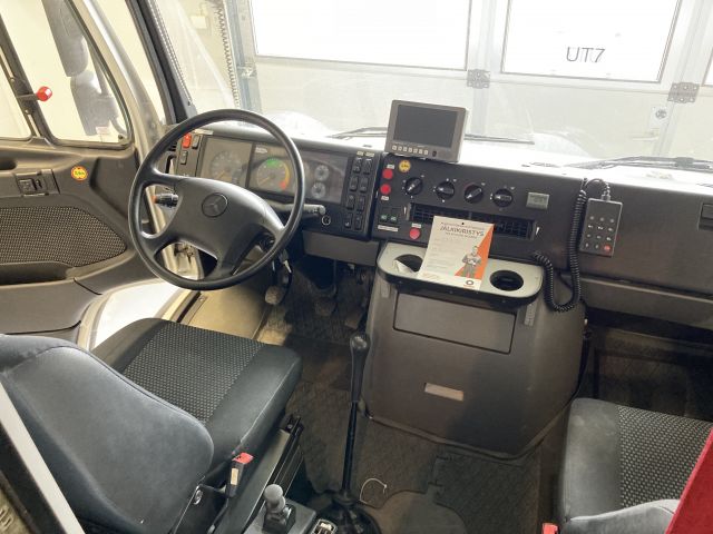 904409-61 Mercedes-Benz Vario 818DKA (2008) - Ex-lähetysauto