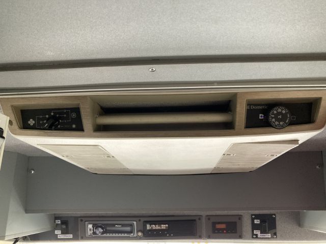 904409-81 Mercedes-Benz Vario 818DKA (2008) - Ex-lähetysauto