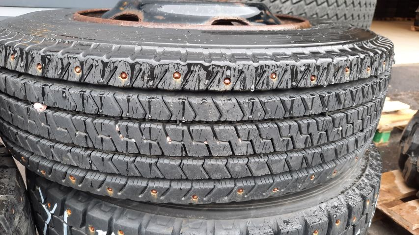 904409-108 Mercedes-Benz Vario 818DKA (2008) - Ex-lähetysauto