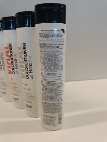 888826-9 Pigmented Shampoo & Conditioner CELEB