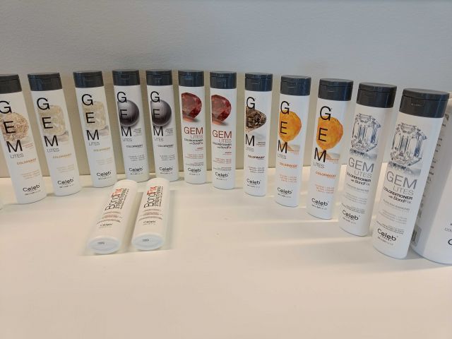 888846-3 Pigmented Conditioner / Shampoo CELEB GEM / VIRAL