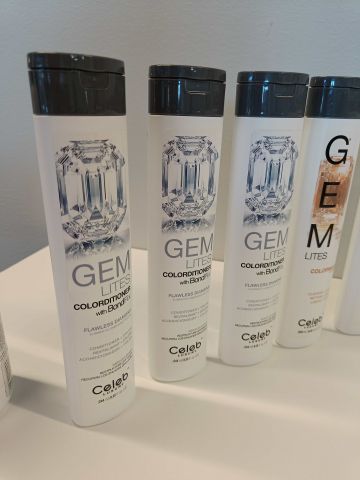 888846-9 Pigmented Conditioner / Shampoo CELEB GEM / VIRAL