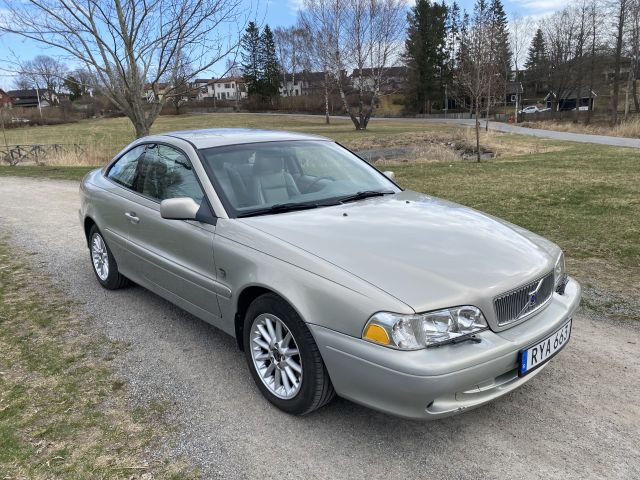 902954-3 Volvo C70 - 2000