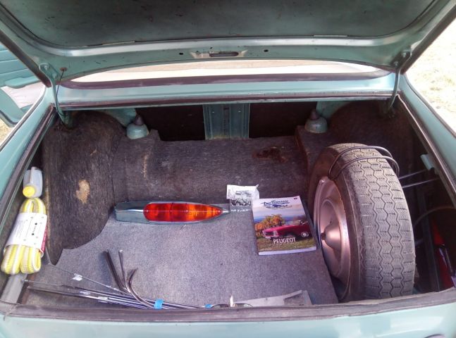 902959-32 Peugeot 404 - 1963