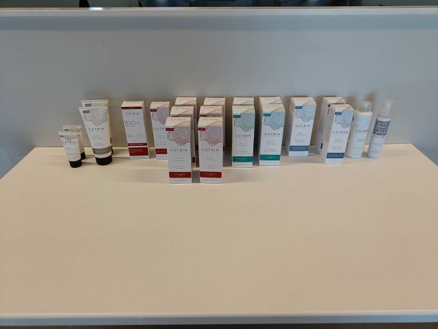 888879-1 For the scalp CUTRIN