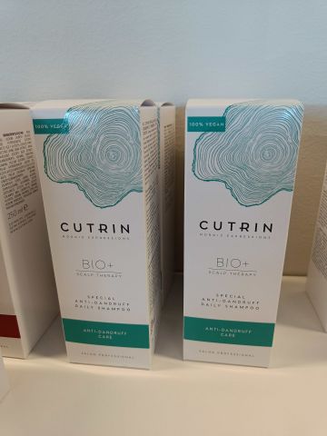 888879-13 For the scalp CUTRIN