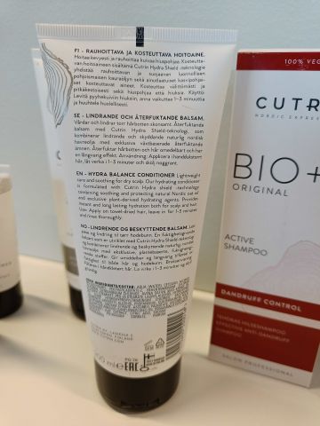 888879-24 For the scalp CUTRIN