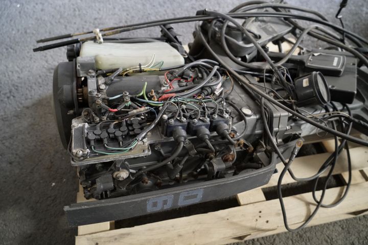 904993-4 Mariner 90 HP Long Rig (rope object)