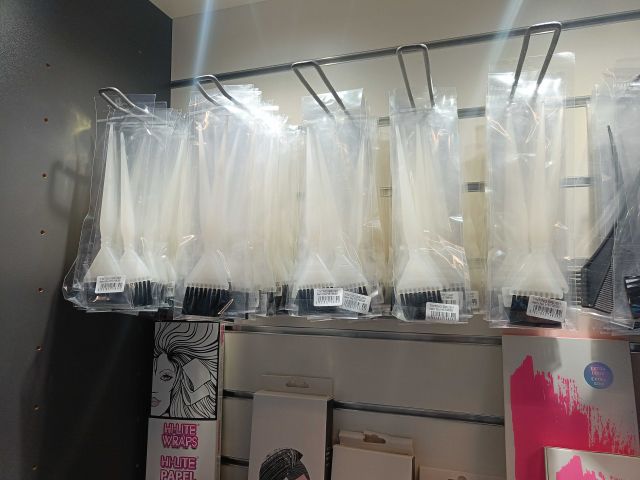 888910-2 Lot with accessories for dyeing