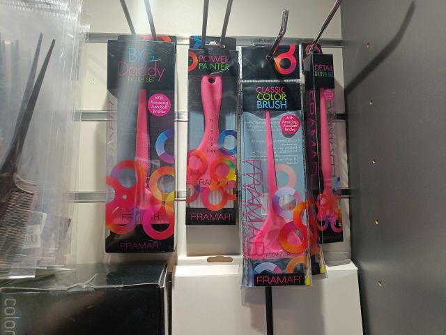 888910-5 Lot with accessories for dyeing