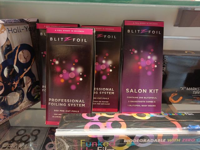 888910-12 Lot with accessories for dyeing