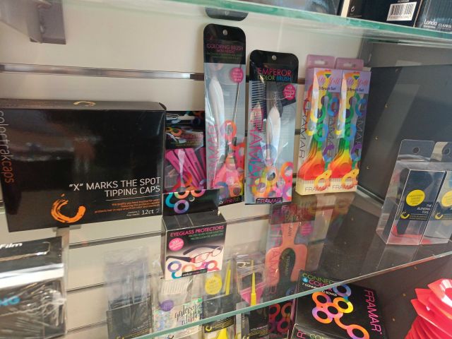 888910-14 Lot with accessories for dyeing