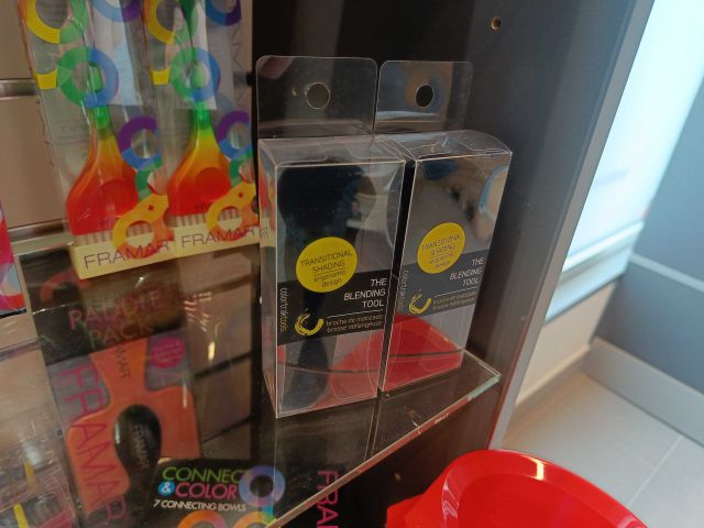 888910-15 Lot with accessories for dyeing